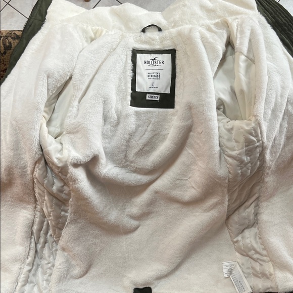Hollister Olive Parka with Faux Fur Trim - Picture 5 of 13